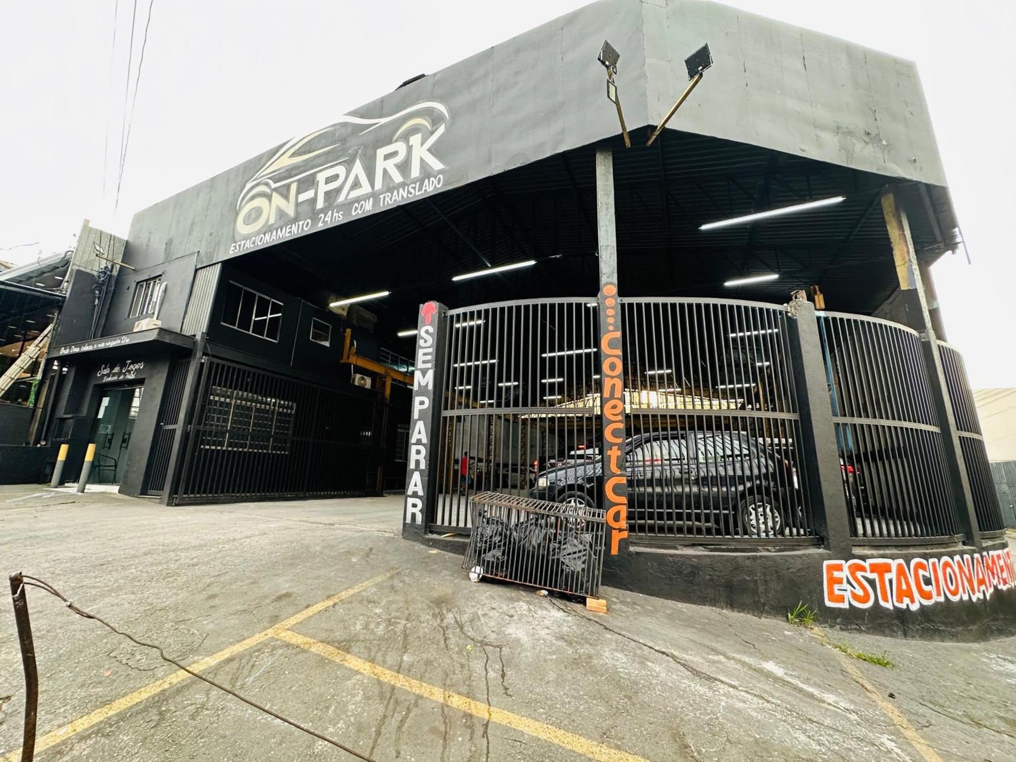 On Park E Estacionamento Traslado *